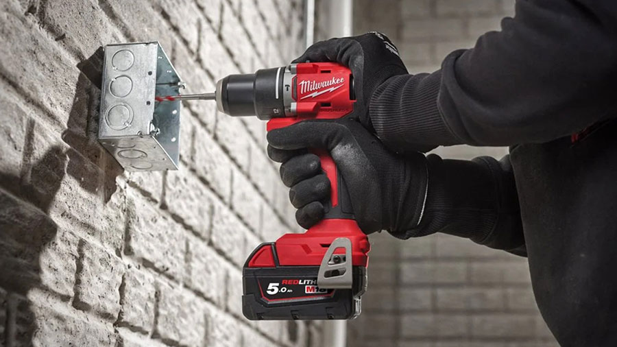 perceuse visseuse compacte sans fil M18 BLDDRC Milwaukee perceuse visseuse compacte sans fil M18 BLDDRC Milwaukee